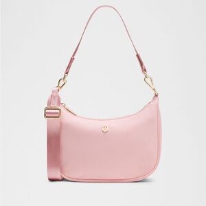 NWOT Lululemon Athletica City Essentials shoulder bag in pink haze 3L